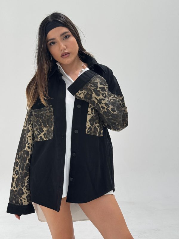 Campera gabardina con animal print