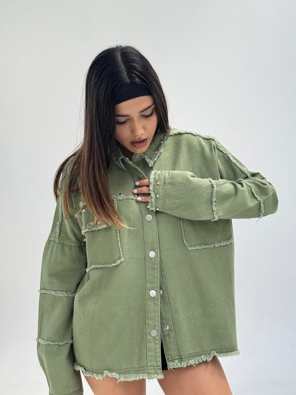 Campera gabardina con tachas - Imagen 2