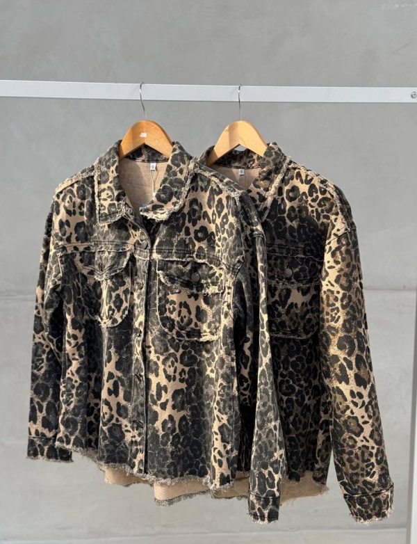 Campera jean animal print - Imagen 3